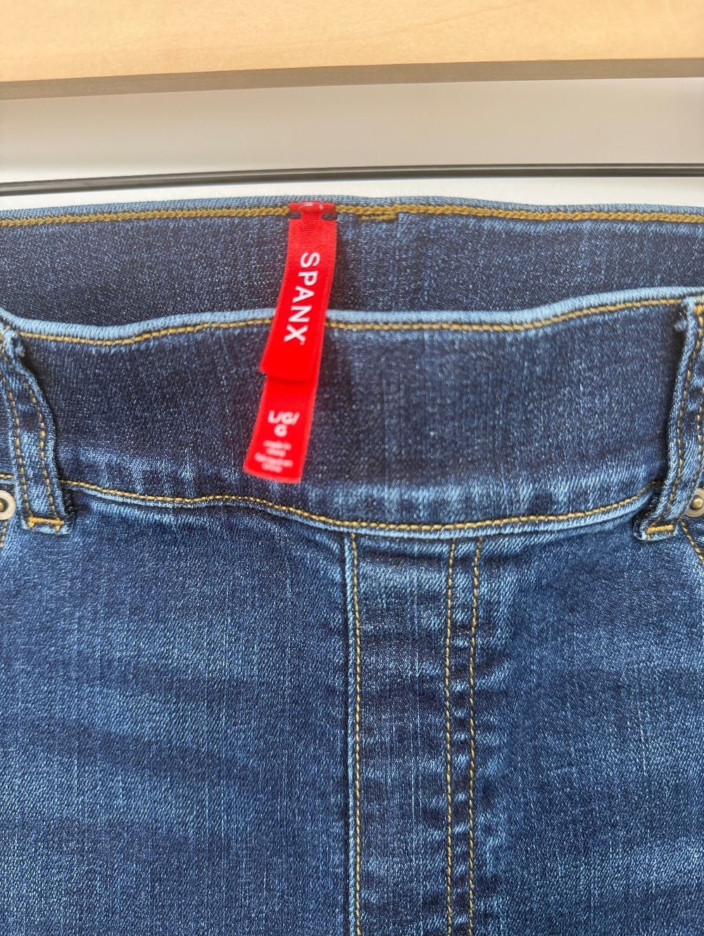 SPANX Stretch Denim Jeggings | Women's Large | Pull-On Shaping Jeans | Pre-Loved - Picture 3 of 5